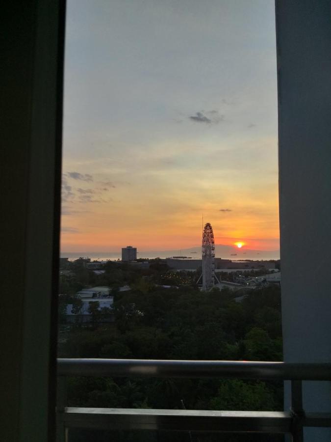 De Luxe, Standard And Studio Suites -The Breeze Residences-Close To Airport,Mall Of Asia, Us Embassy Μανίλα Εξωτερικό φωτογραφία